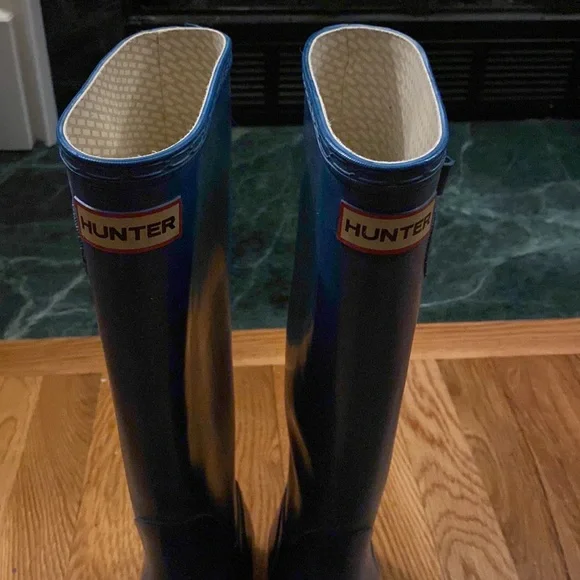 Hunter Original Size 5 boots - Picture 2 of 5